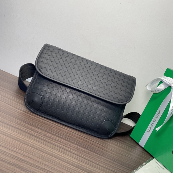 ボッテガヴェネタバッグ正面デザイン